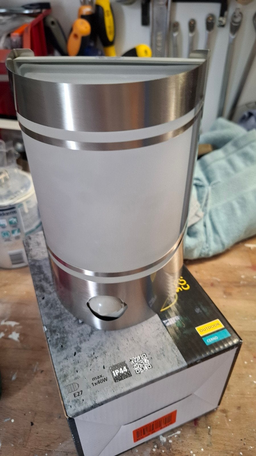 Buitenlamp met sensor Eglo RVS IP44 E27 nieuw, Tuin en Terras, Bewegingssensor, Minder dan 50 watt, Wandlamp, Nieuw