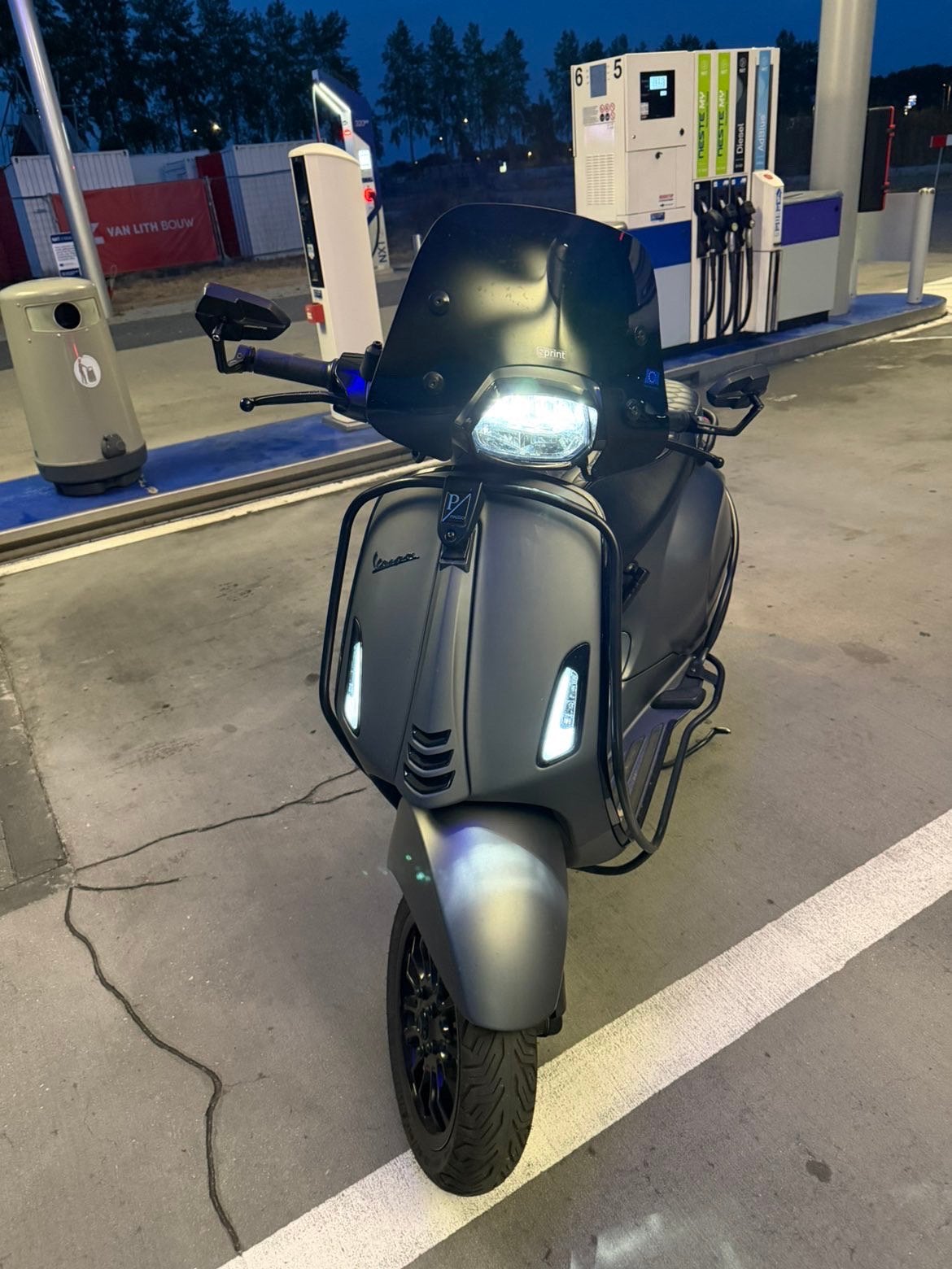 Vespa sprint 2022 E5 4t, Fietsen en Brommers, Brommeronderdelen | Scooters, Ophalen of Verzenden, Zo goed als nieuw