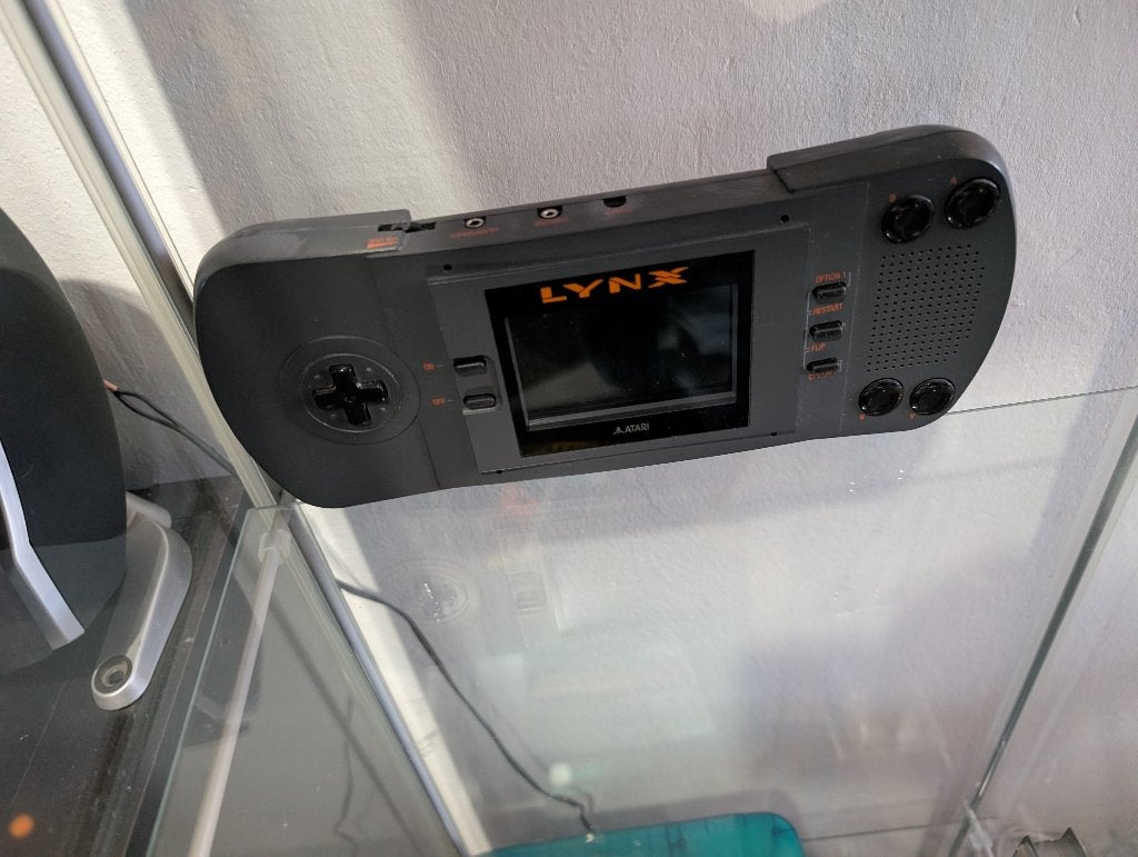 Atari lynx met doos en twee games, Spelcomputers en Games, Spelcomputers | Atari, Ophalen, Met games, Zo goed als nieuw, Zonder controller