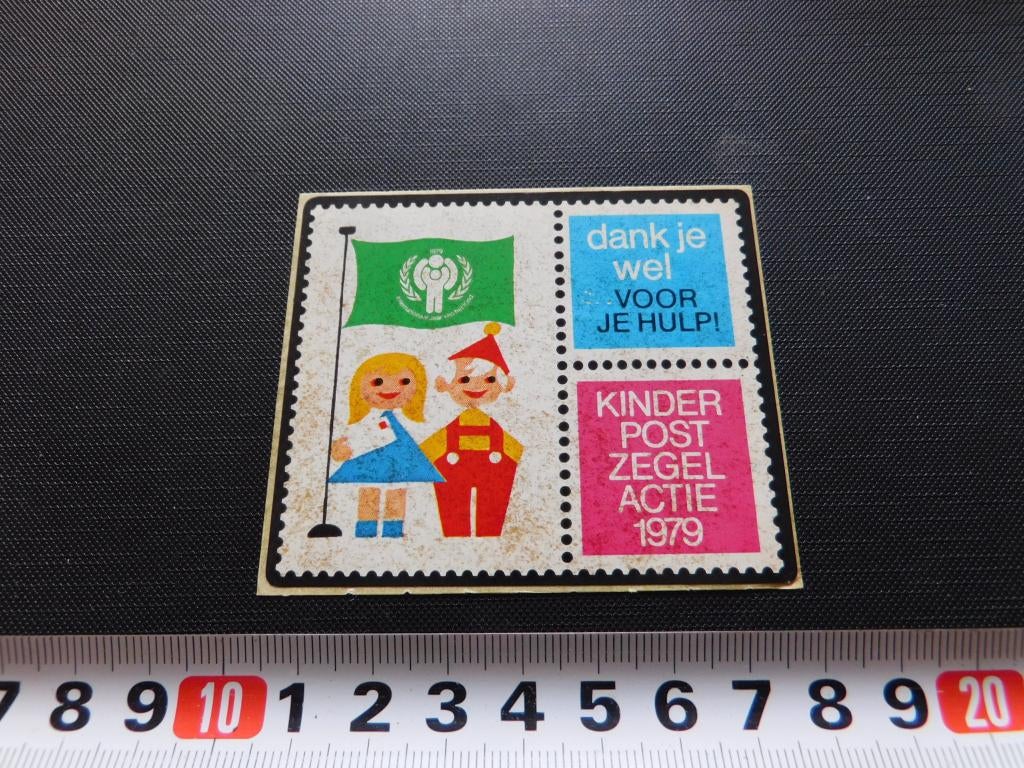 sticker PTT Post Kinder Post Zegel Actie 1979, Verzamelen, Stickers, Zo goed als nieuw, Ophalen