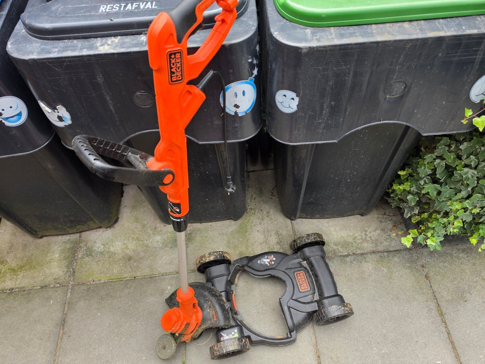 Black+Decker grastrimmer met wielen, Ophalen, Cirkelmaaier, Gebruikt, Elektrische grasmaaier