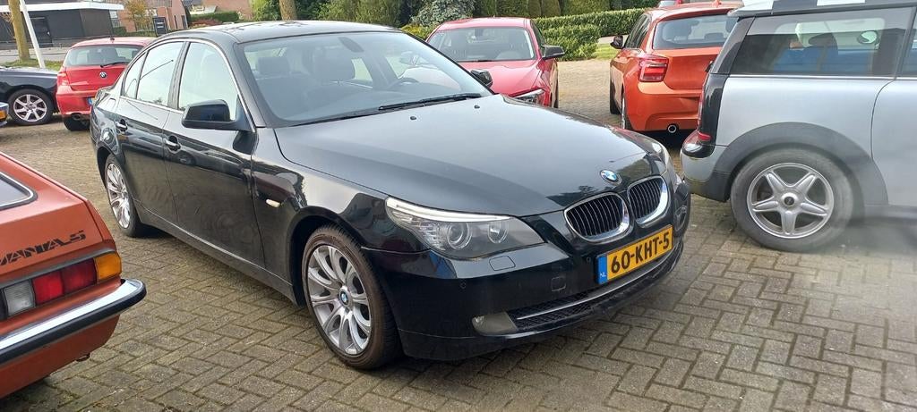 BMW 5-Serie 2.5 I 523 AUT 12- 2009 Zwart, Auto's, Achterwielaandrijving, 1800 kg, Zwart, Zwart