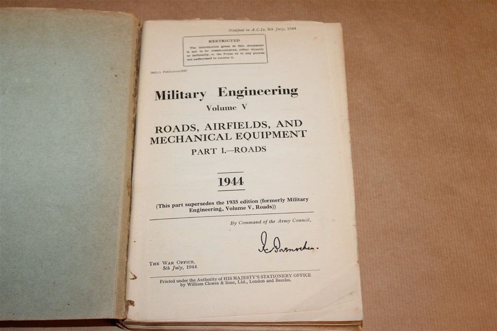 Military Engineering 1944 — Restricted WOII Wegenbouw, Boeken, Ophalen of Verzenden, Tweede Wereldoorlog, Gelezen, Overige onderwerpen