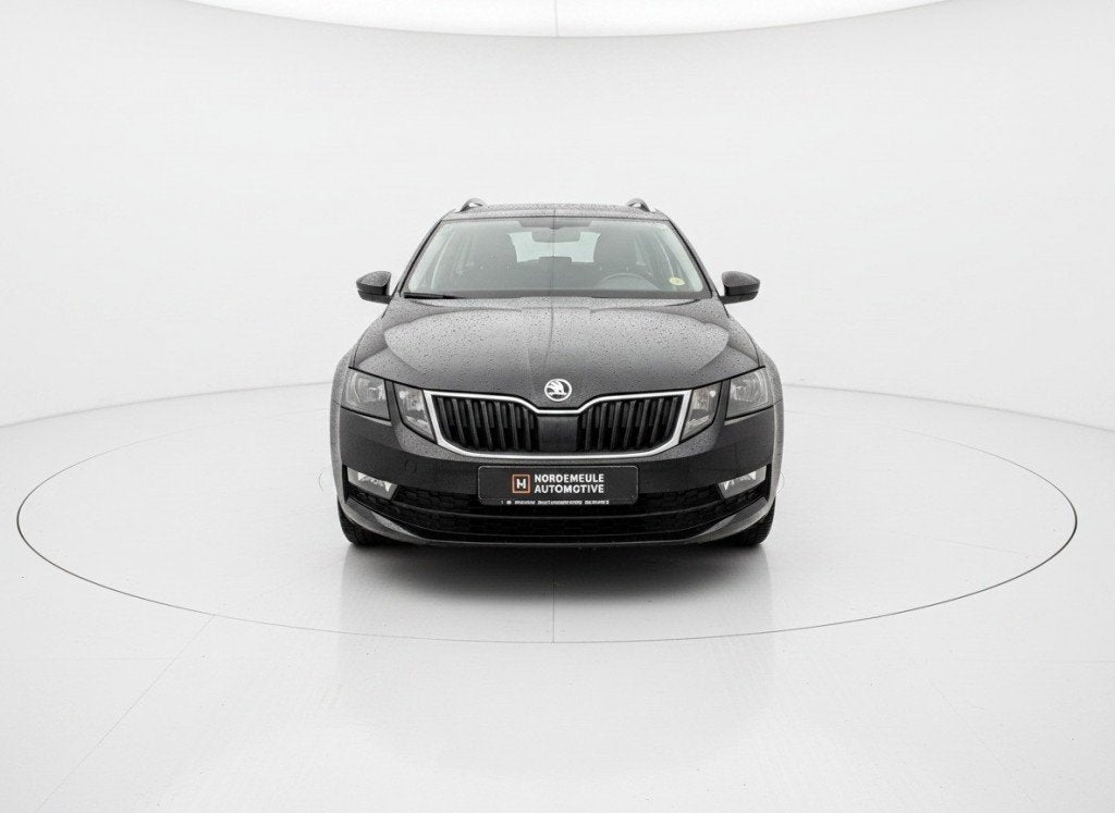 Skoda OCTAVIA 1.6 TDI GRT AMB BNS, CARPLAY, PANO, AUT, Auto's, Skoda, Voorwielaandrijving, Gebruikt, Euro 6, 4 cilinders