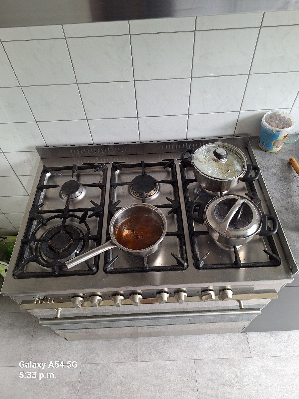 Gasfornuis met oven en wokpit + bijpassende afzuigkap, Ophalen, 60 cm of meer, 5 kookzones of meer, 90 tot 95 cm
