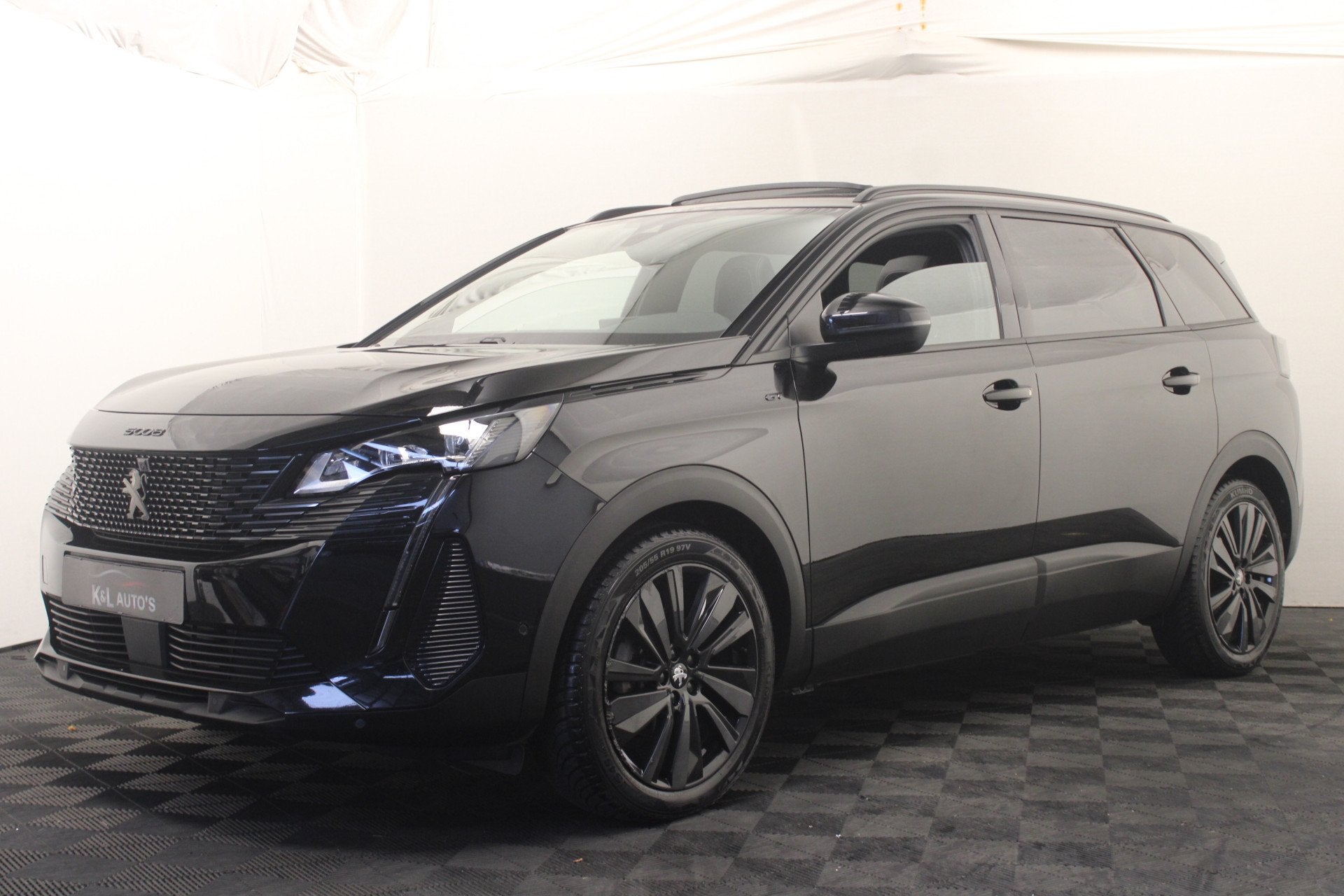 Peugeot 5008 1.2 Hybrid 136 Allure 7p |Pano| (bj 2024), Auto's, Gebruikt, Zwart, 1199 cc, Zwart