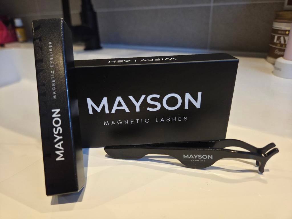 Mayson wifey wimpers, niet gebruikt., Ophalen of Verzenden, Nieuw, Zwart, Ogen