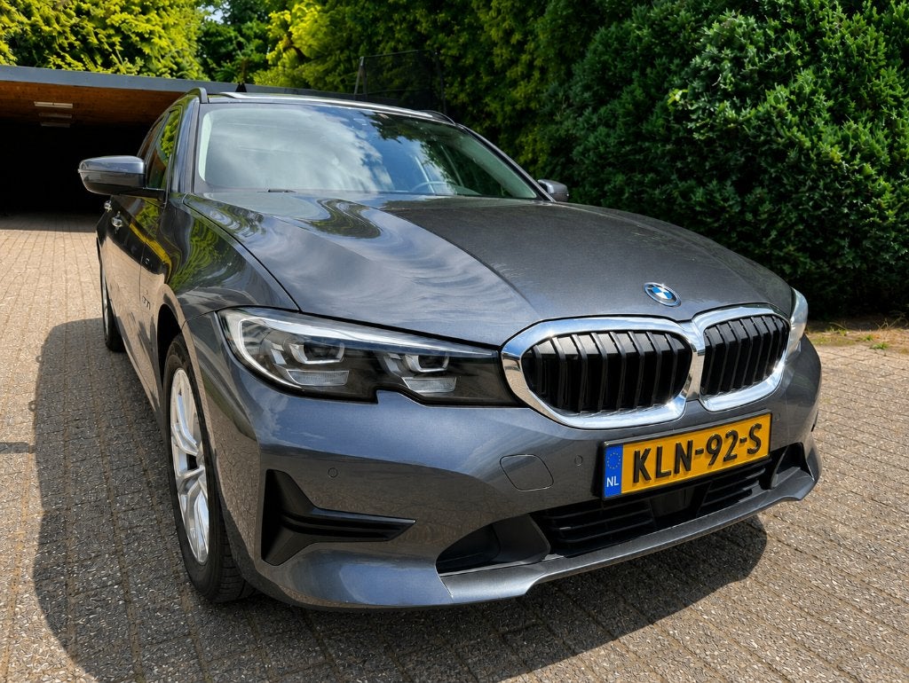 Zeer nette BMW 330e Touring Plug-in Hybrid Automaat Grijs, Auto's, Automaat, 1998 cc, Achterwielaandrijving, 4 cilinders