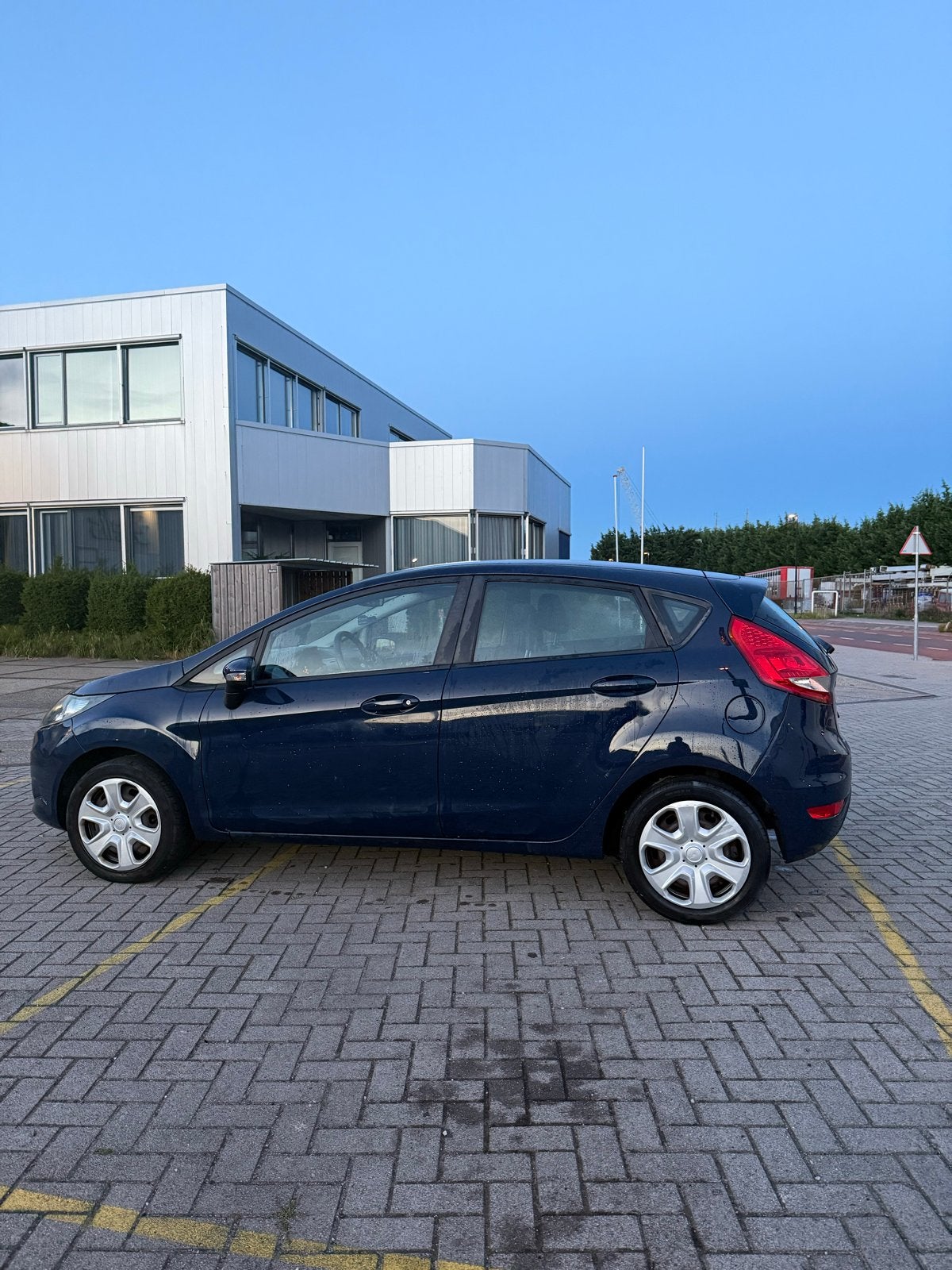 Foto 8 van Ford Fiësta 1.25 5 deurs 2009 AIRCO / NW DISTRIBUTIE / NAP
