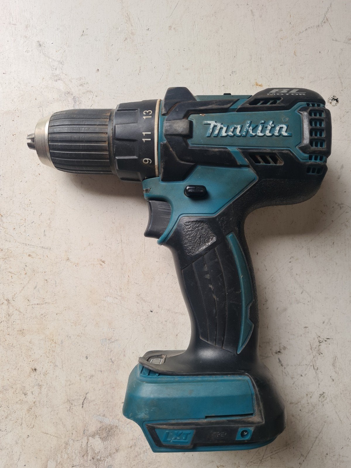 Makita 14,4V DDF470 borstelloze Accuboormachine  Gebruikt, Gebruikt, Variabele snelheid, Ophalen of Verzenden, Boor- en Schroefmachine
