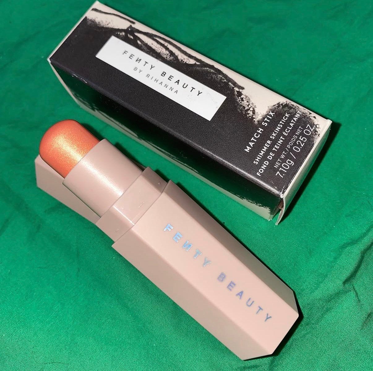 Fenty beauty match stick Shimmer skin stick Trippin, Wangen, Nieuw, Oranje, Ophalen of Verzenden