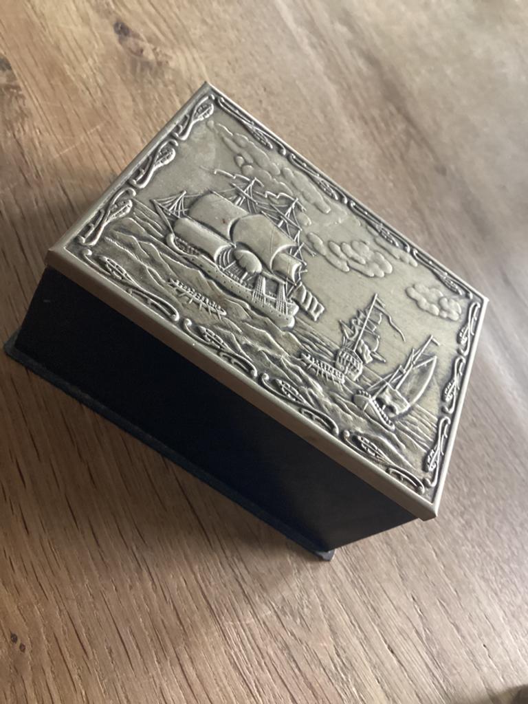 Sigaretten doosje, Verzenden