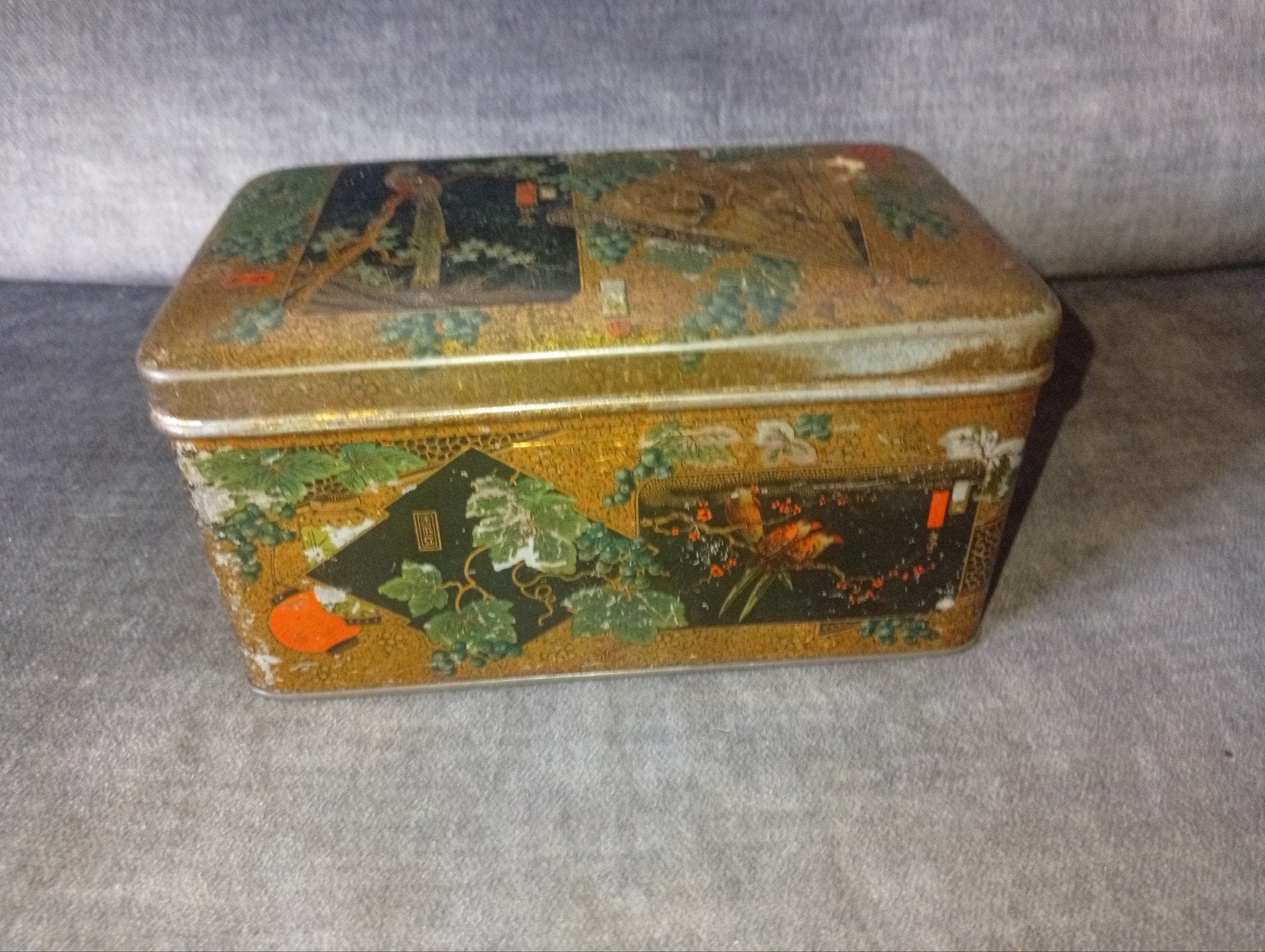 Antiek Japans blikje met decoratieve afbeeldingen, Ophalen of Verzenden