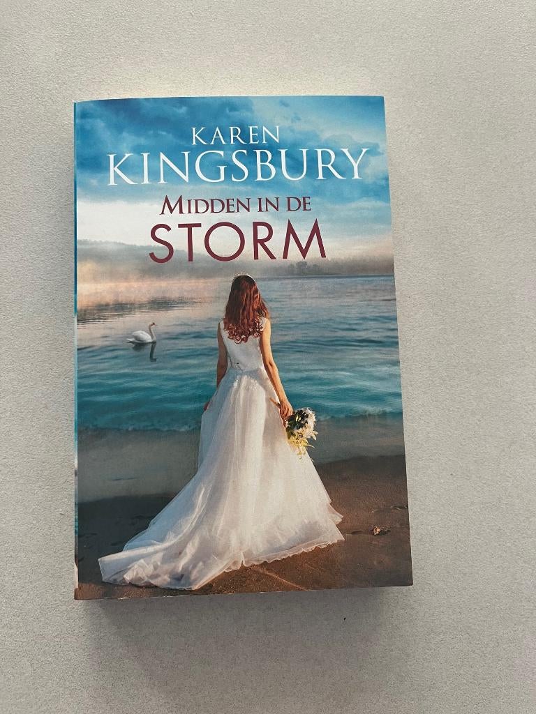 Boek 'Midden in de storm', Ophalen of Verzenden, Zo goed als nieuw, Karen Kingsbury