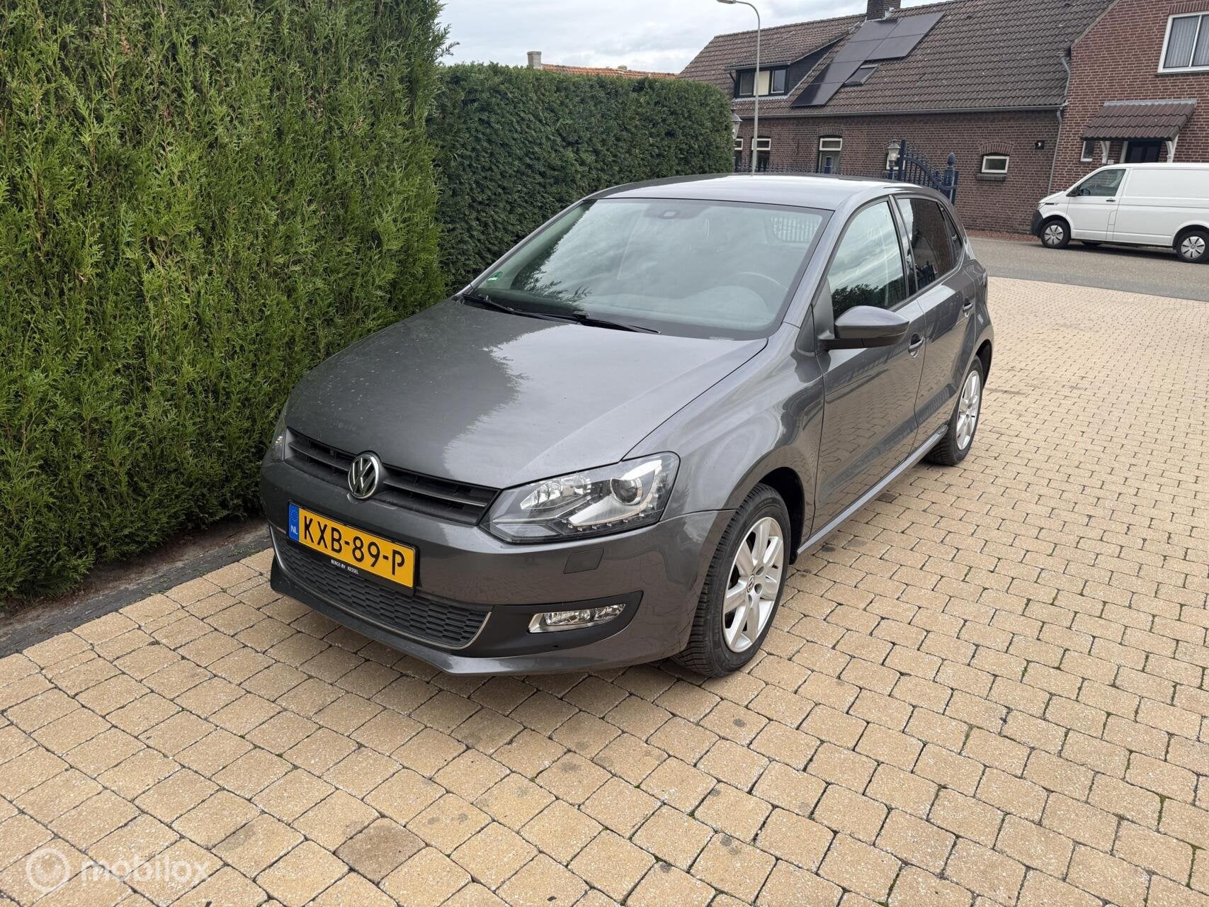 Volkswagen Polo 1.2 TSI Highline AUTOMAAT SLECHTS 25.000 KM, Euro 5, Gebruikt, Zwart, 4 cilinders