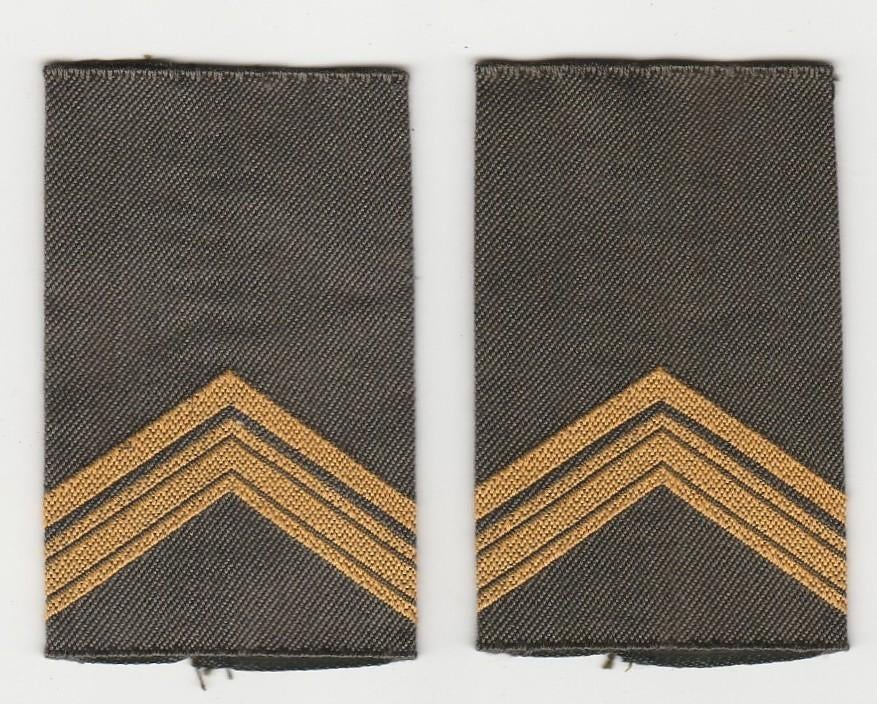 set rangen epauletten Sergeant 1e kl (A20), Ophalen of Verzenden, Landmacht, Nederland, Embleem of Badge