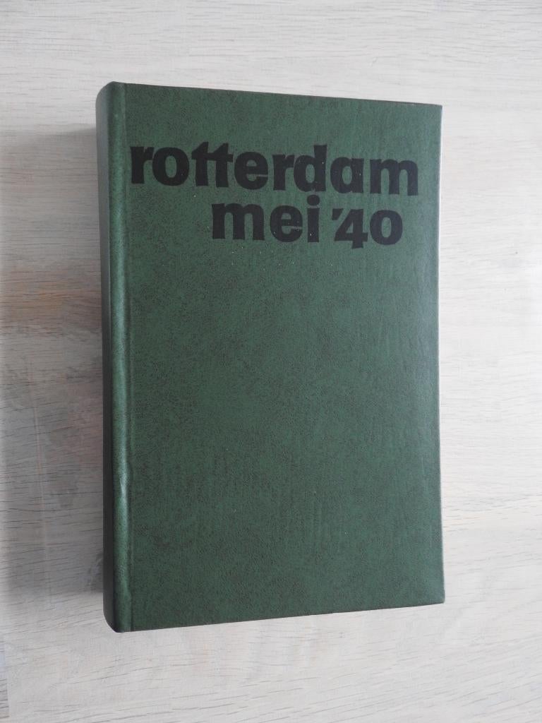 Rotterdam mei '40 - De slag, de bommen, de brand, Ophalen of Verzenden, Tweede Wereldoorlog, Zo goed als nieuw, Overige onderwerpen