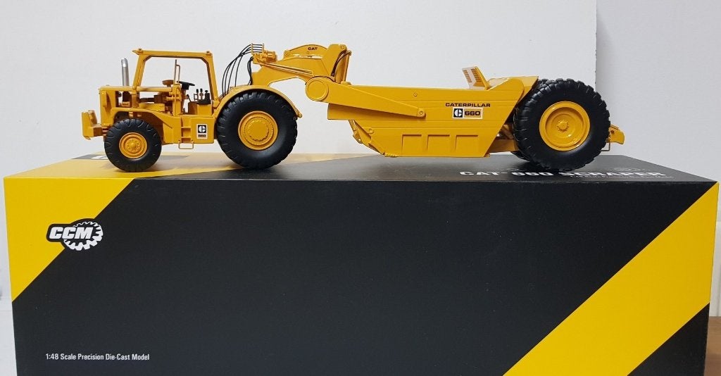 Caterpillar 660 trekker met getrokken scraper CCM 1/48, Ophalen of Verzenden, Zo goed als nieuw, Overige typen, Overige merken