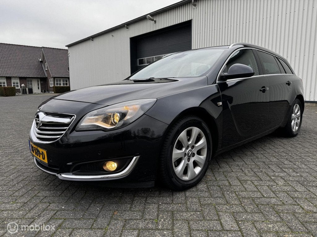 Opel Insignia Sports Tourer 2.0 CDTI Cosmo, Auto's, Opel, Euro 5, 4 cilinders, Zwart, Diesel