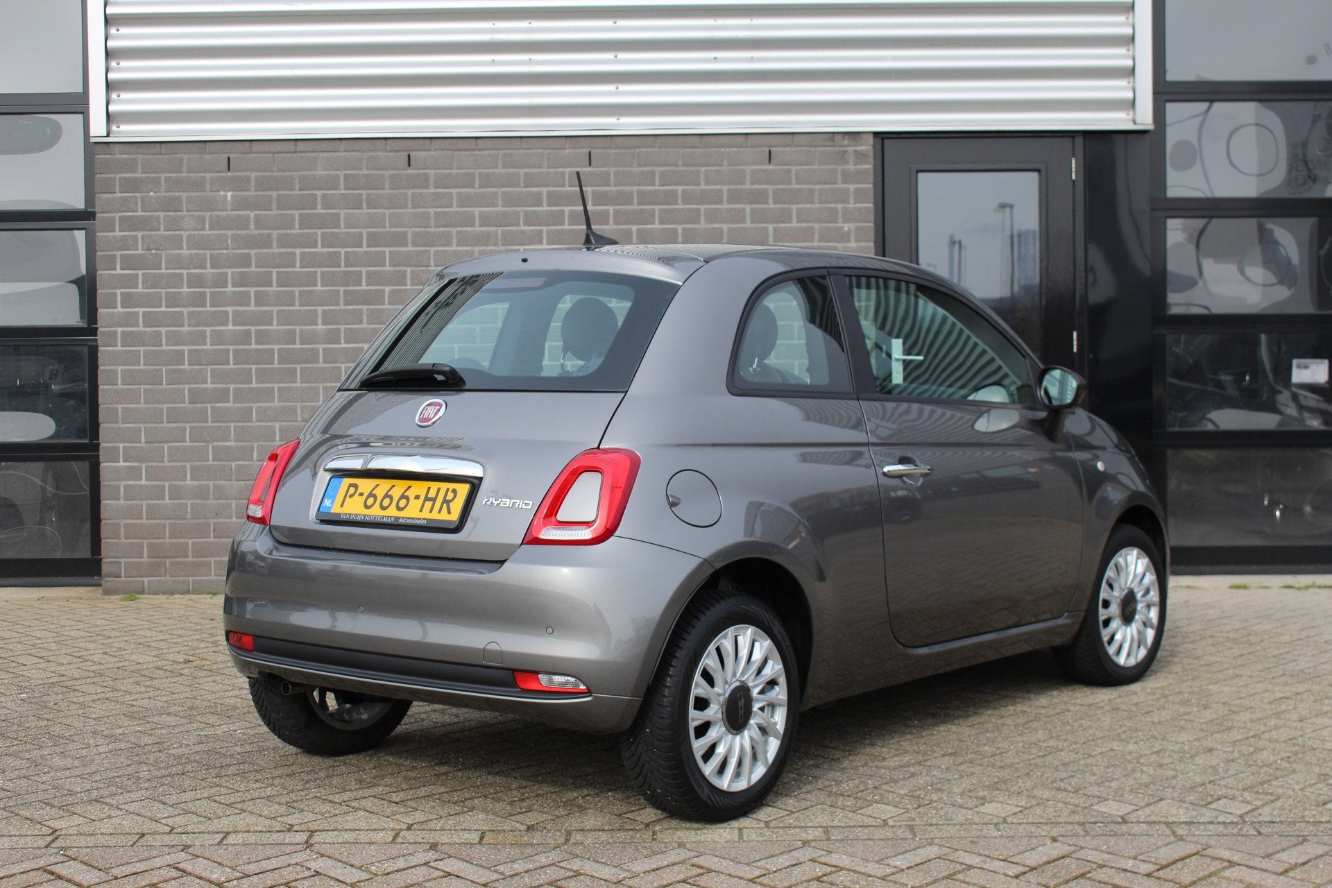 Fiat 500 1.0 Hybrid Cult / Carplay / Navigatie / LMV 15" / N, Auto's, Stof, Met garantie (alle), 4 stoelen, Origineel Nederlands