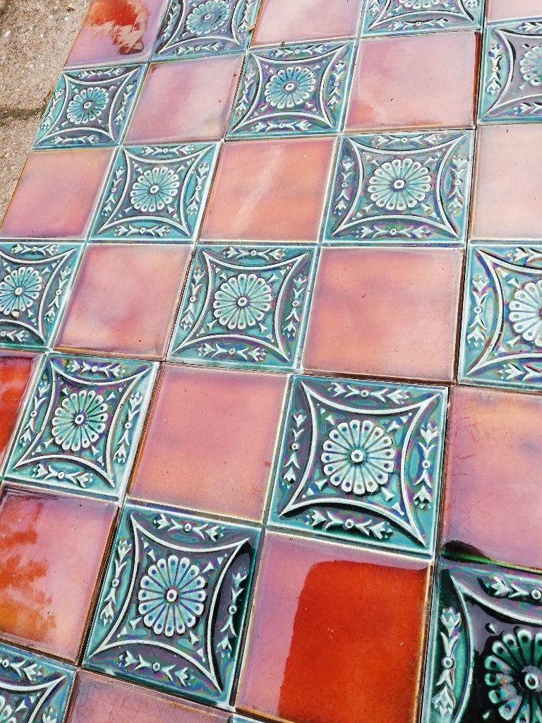67 tegels viervlaks roodbruin met blauwgroen decor 15x15cm, Ophalen