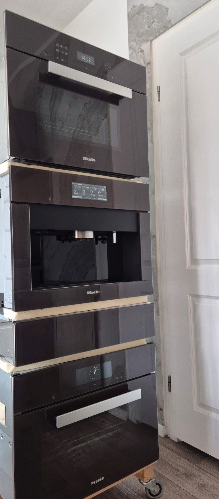Luxe Miele set: koffiemachine + combi oven+ stoom magnetron, Witgoed en Apparatuur, Ophalen, Gemalen koffie, 10 kopjes of meer