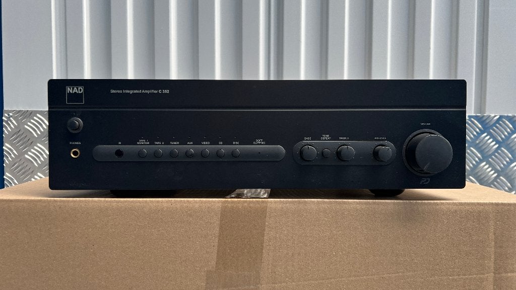 NAD C352 Stereo Geïntegreerde Versterker, Gebruikt, 60 tot 120 watt, Stereo, Ophalen