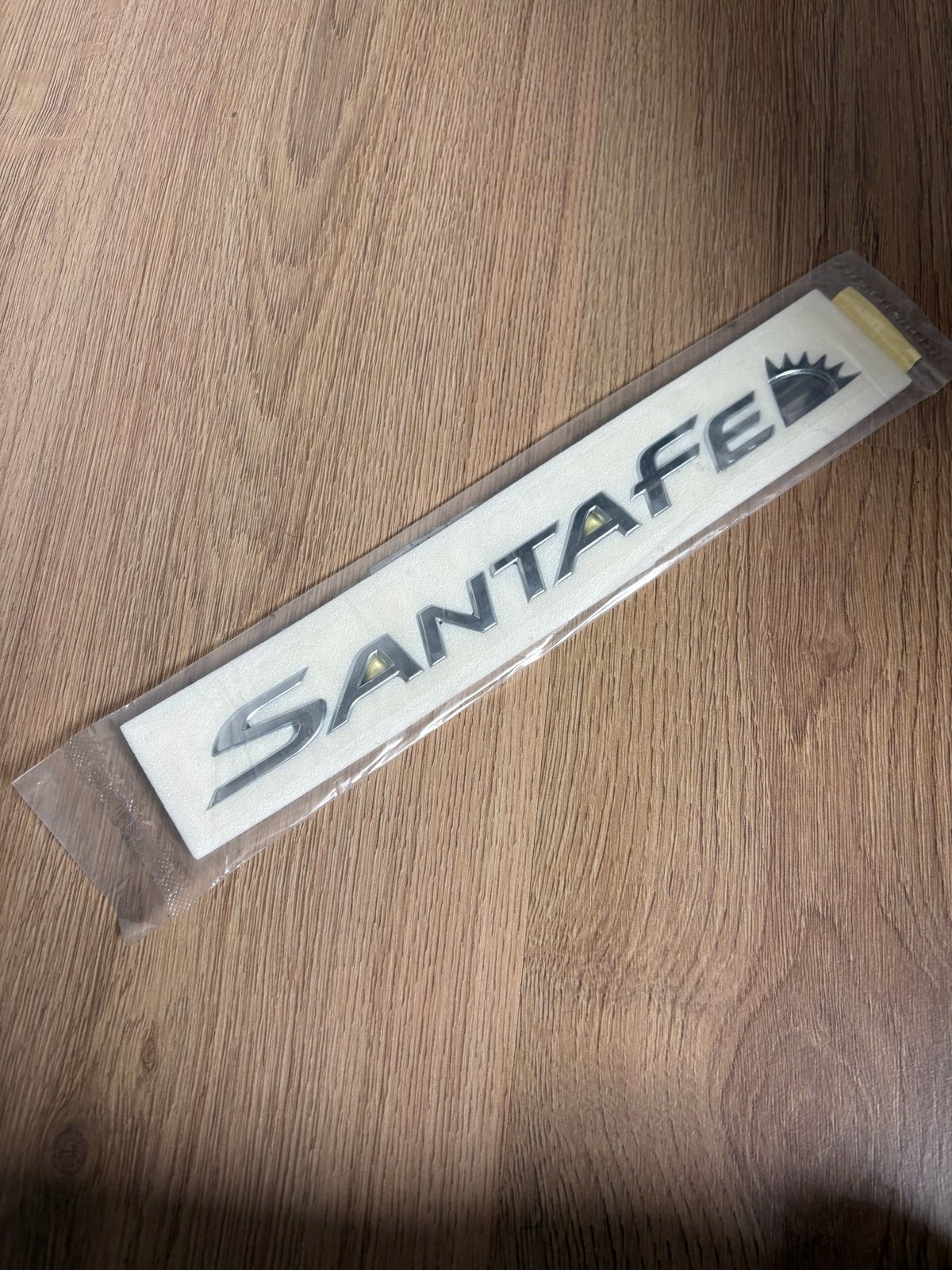Origineel Hyundai Santa Fe Embleem - Nieuw, Auto diversen, Ophalen of Verzenden