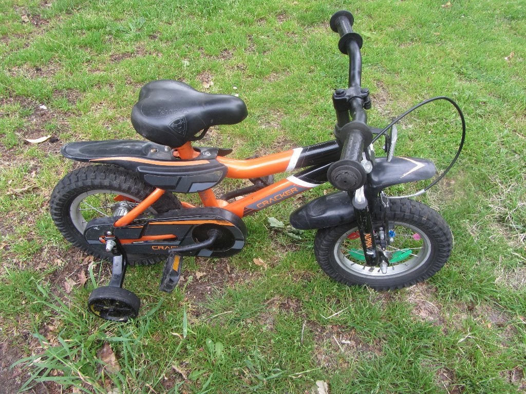 te koop Leuke 12 inch kinderfiets, Fietsen en Brommers, Fietsen | Kinderfietsjes, Ophalen, Terugtraprem, Zijwieltjes, Gebruikt