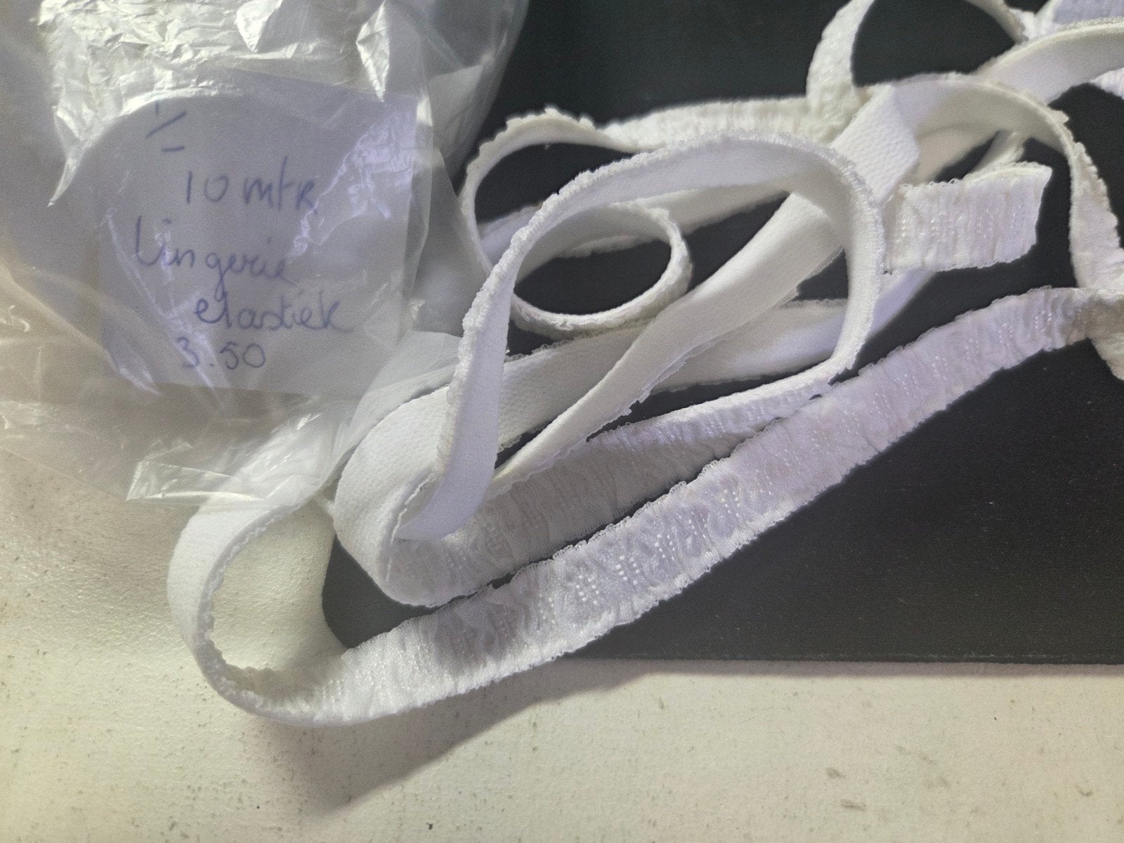 zolderopruiming 10 meter luxe elastiek.lingerie?schouderband, Ophalen of Verzenden, Nieuw, Lint, Band of Elastiek