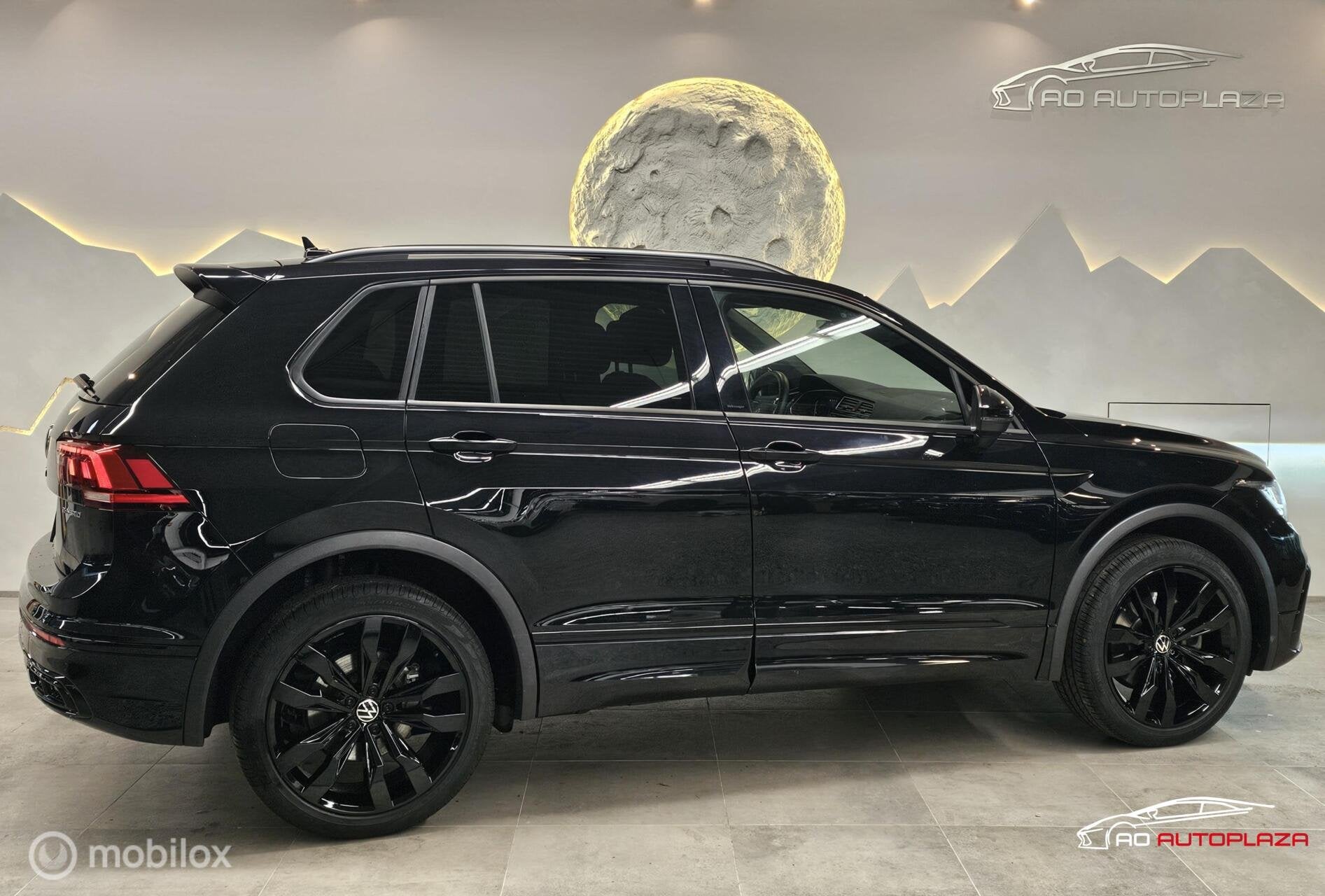 Volkswagen Tiguan 1.4 TSI eHybrid 3x R-Line Panorama/Black s, Auto's, 1716 kg, 4 cilinders, Alcantara, Zwart
