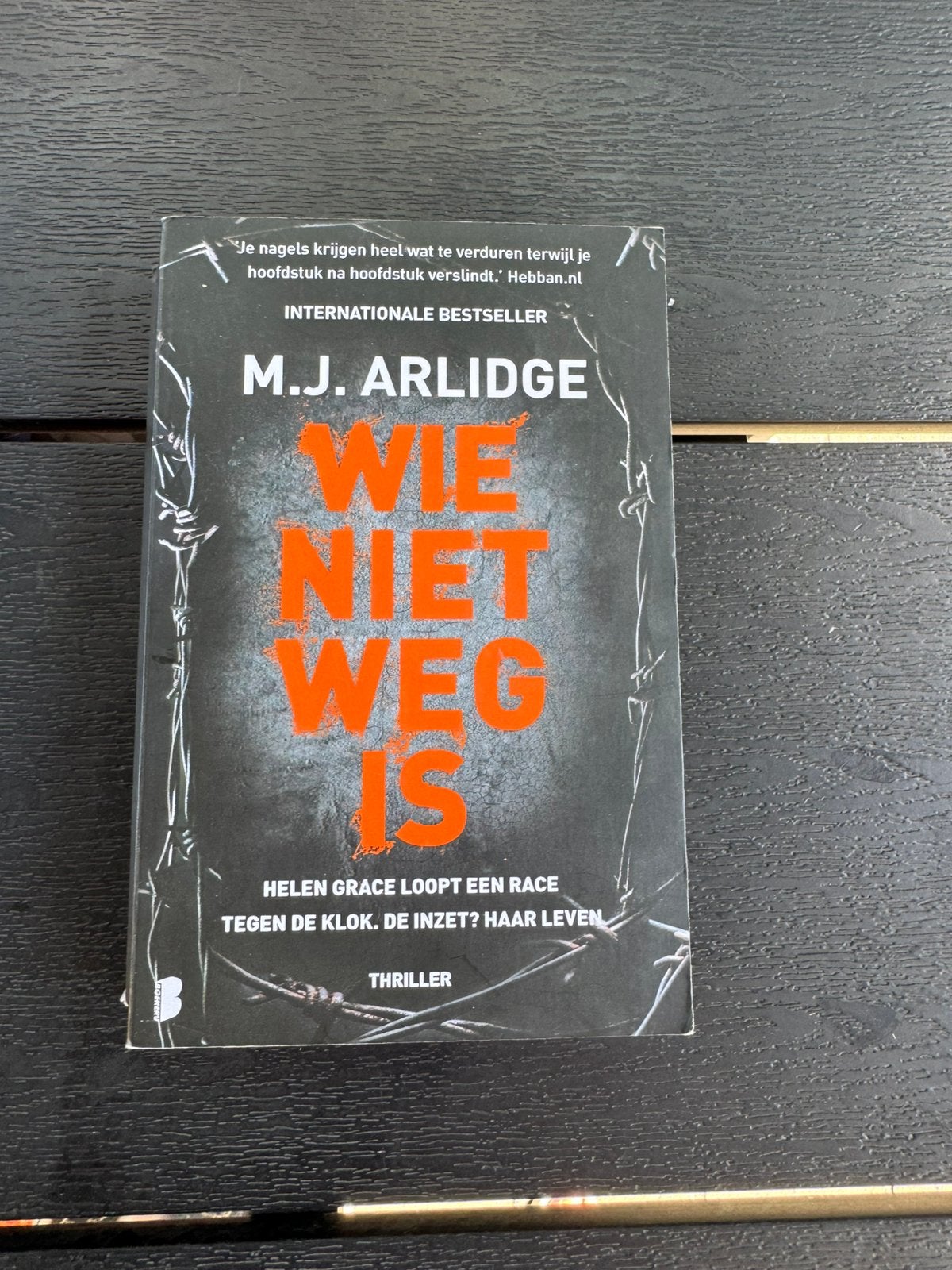 M.J. Arlidge - Klein klein kleutertje, Boeken, Ophalen of Verzenden, Gelezen, M.J. Arlidge