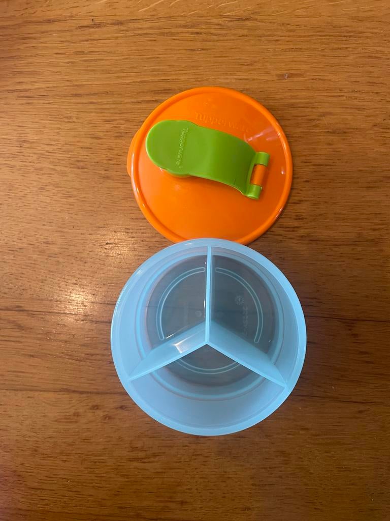 Nieuwe Tupperware baby melk doseerdoos, Huis en Inrichting, Keuken | Tupperware, Ophalen of Verzenden, Nieuw, Oranje, Bus of Trommel
