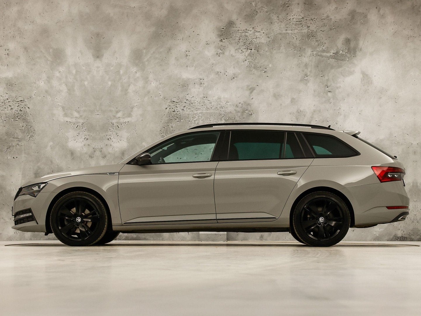 Skoda Superb Combi 1.4 TSI iV Sportline 218Pk Automaat (VIRT, Auto's, 12 maanden, Gebruikt, 4 cilinders, Hybride Elektrisch/Benzine