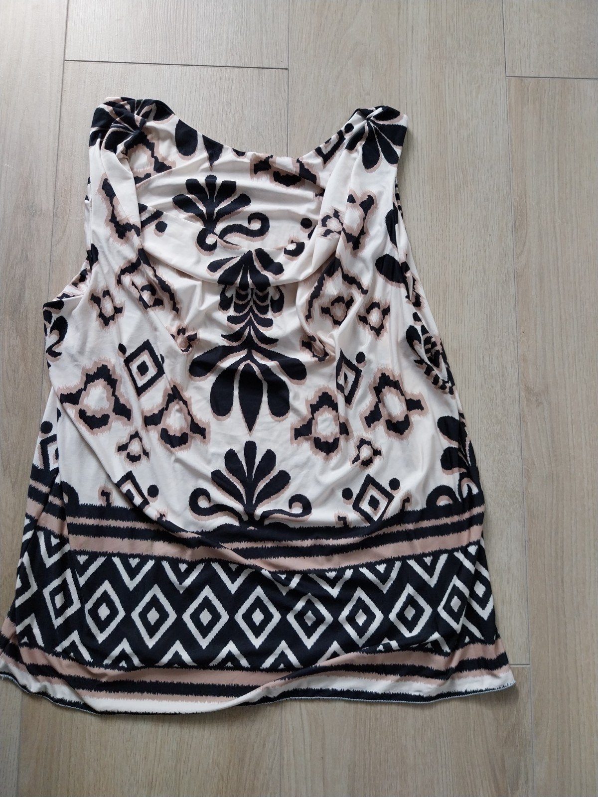 Nieuwe top, Ophalen of Verzenden, Nieuw, Maat 38/40 (M), Zonder mouw