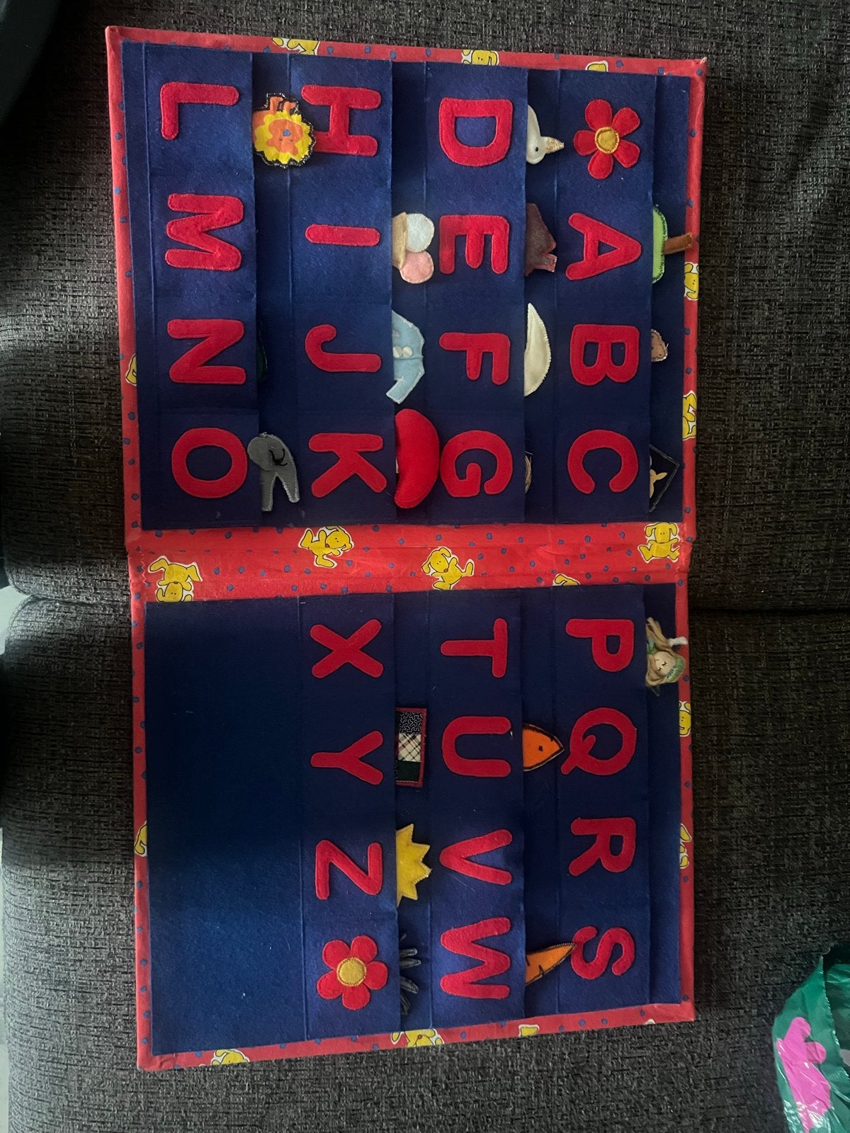 Handgemaakt vilten alfabetboek voor kinderen, Ophalen of Verzenden, Zo goed als nieuw, Overige typen