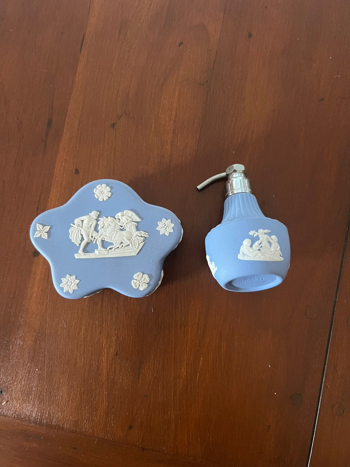 Wedgwood Jasperware, Ophalen
