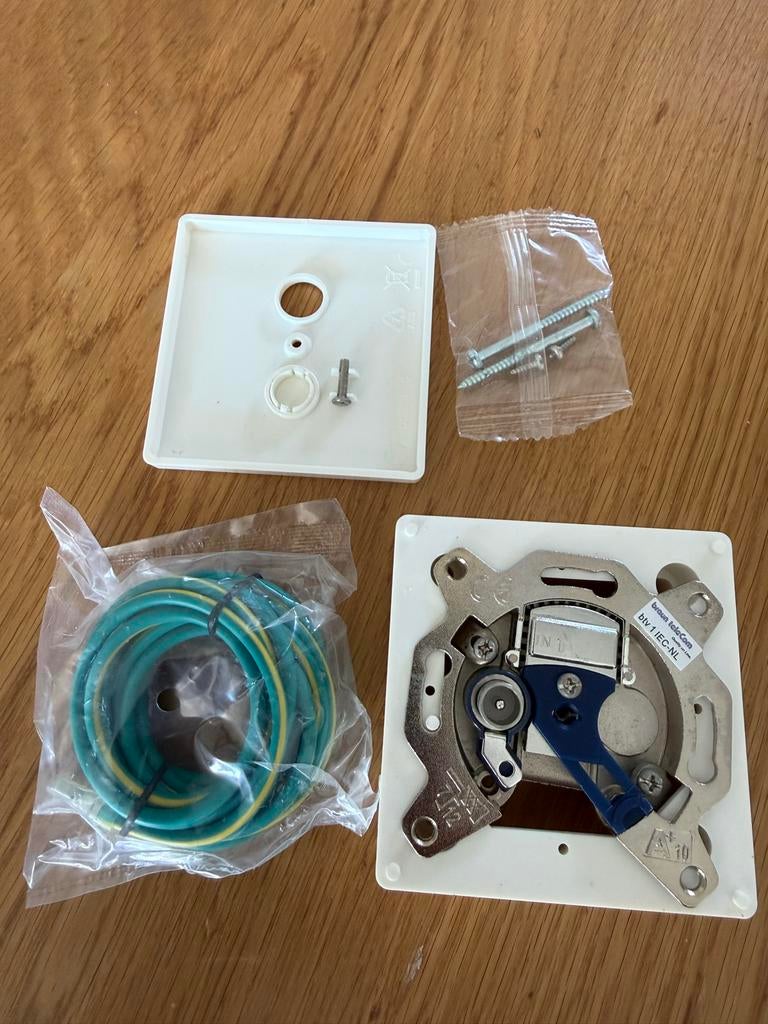 Braun Telecom Coax Wandcontactdoos - Nieuw, Ophalen of Verzenden, Nieuw, Overige typen