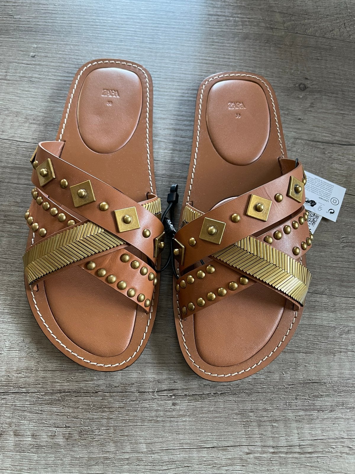 Leren Zara sandalen met studs en goudkleurige details, Ophalen of Verzenden, Nieuw, Bruin, Sandalen of Muiltjes