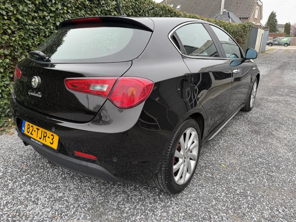 Alfa Romeo Giulietta 1.4 T Distinctive | Leer | Navi | Autom, Auto's, Voorwielaandrijving, Gebruikt, Euro 6, 4 cilinders