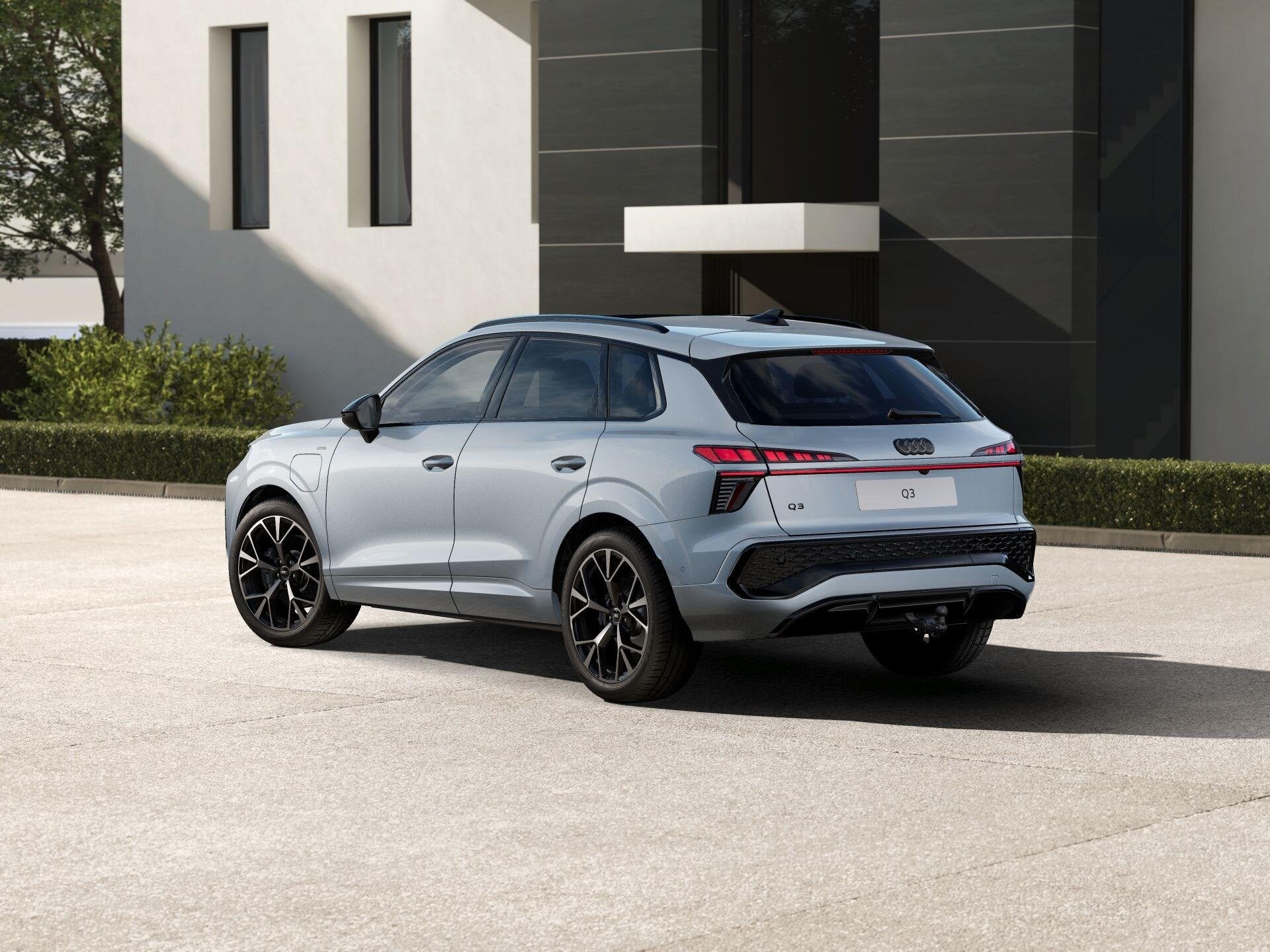 Audi Q3 1.5 e-hybrid 272pk S Edition | Panoramadak | 20" Vel, Auto's, Audi, 12 maanden, 1800 kg, 4 cilinders, 150 min