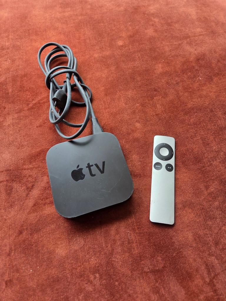 Apple TV met afstandsbediening en stroomkabel, Audio, Tv en Foto, Mediaspelers, Ophalen of Verzenden, Gebruikt, HDMI, Zonder harde schijf