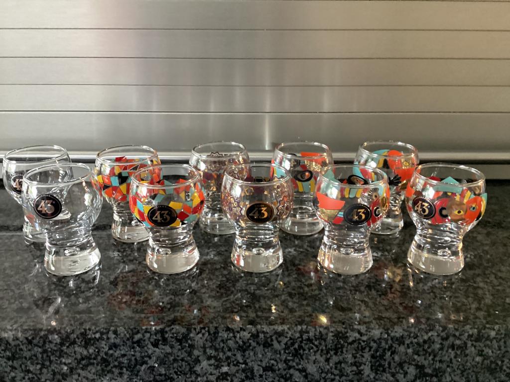 10 borrel glaasjes licor 43, Verzamelen, Glas en Borrelglaasjes, Ophalen of Verzenden, Zo goed als nieuw, Borrel- of Shotglas