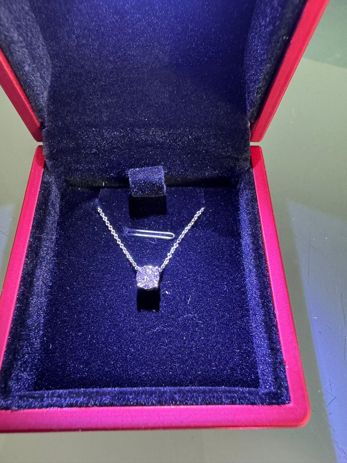 Een 2 gram ketting 18k goud met een diamant van 0.51 karaat., Ophalen of Verzenden, Nieuw, Hardcase