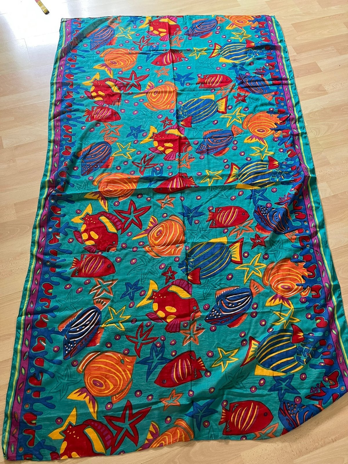 Pareo/omslagdoek/sjaal turquoise met visjesprint izgs, Ophalen of Verzenden, Gedragen, Blauw, Overige typen