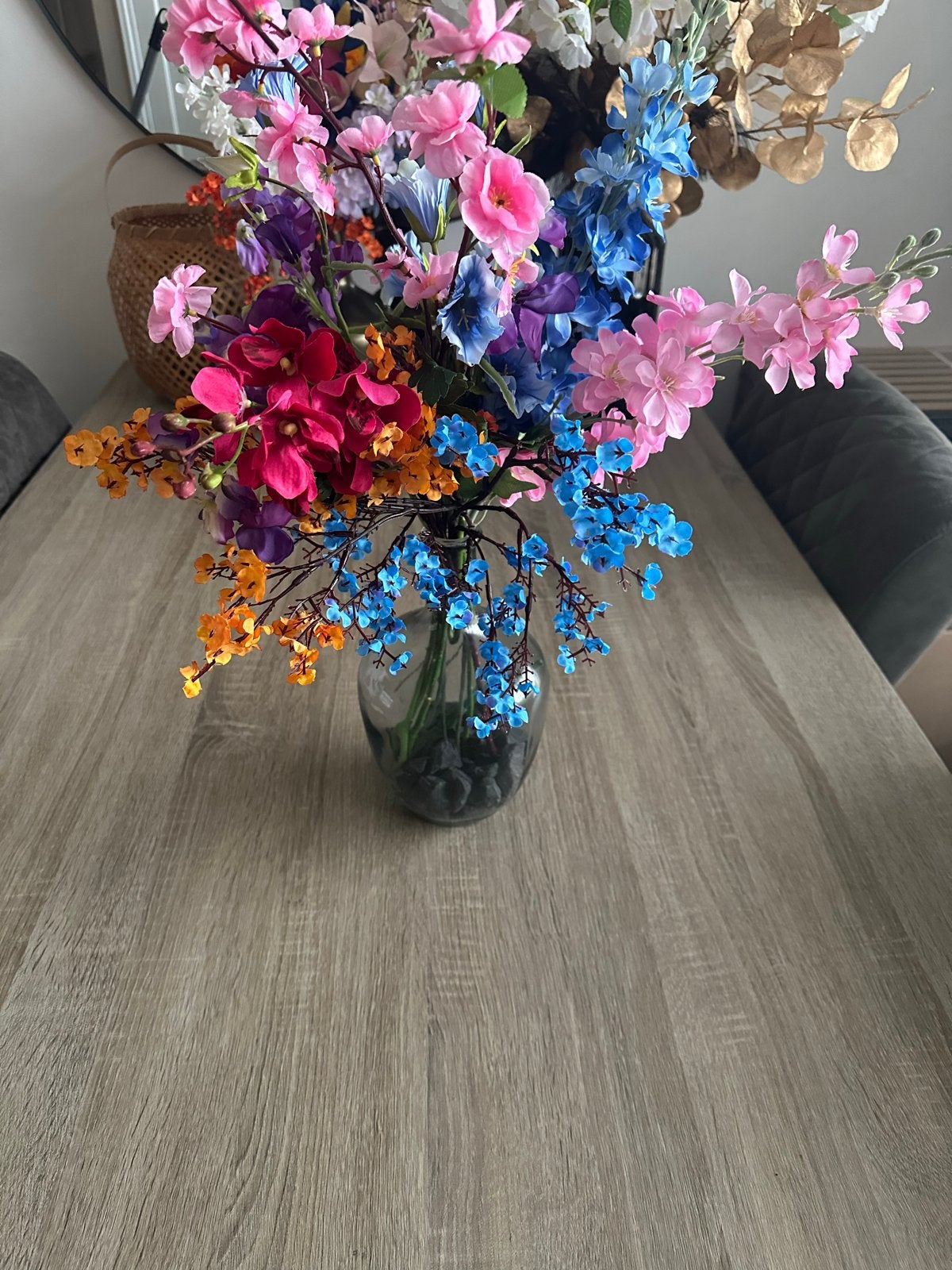 Prachtig Kleurrijk Kunstbloemen Boeket in Glazen Vaas, Ophalen, Binnen, Textiel, Zo goed als nieuw