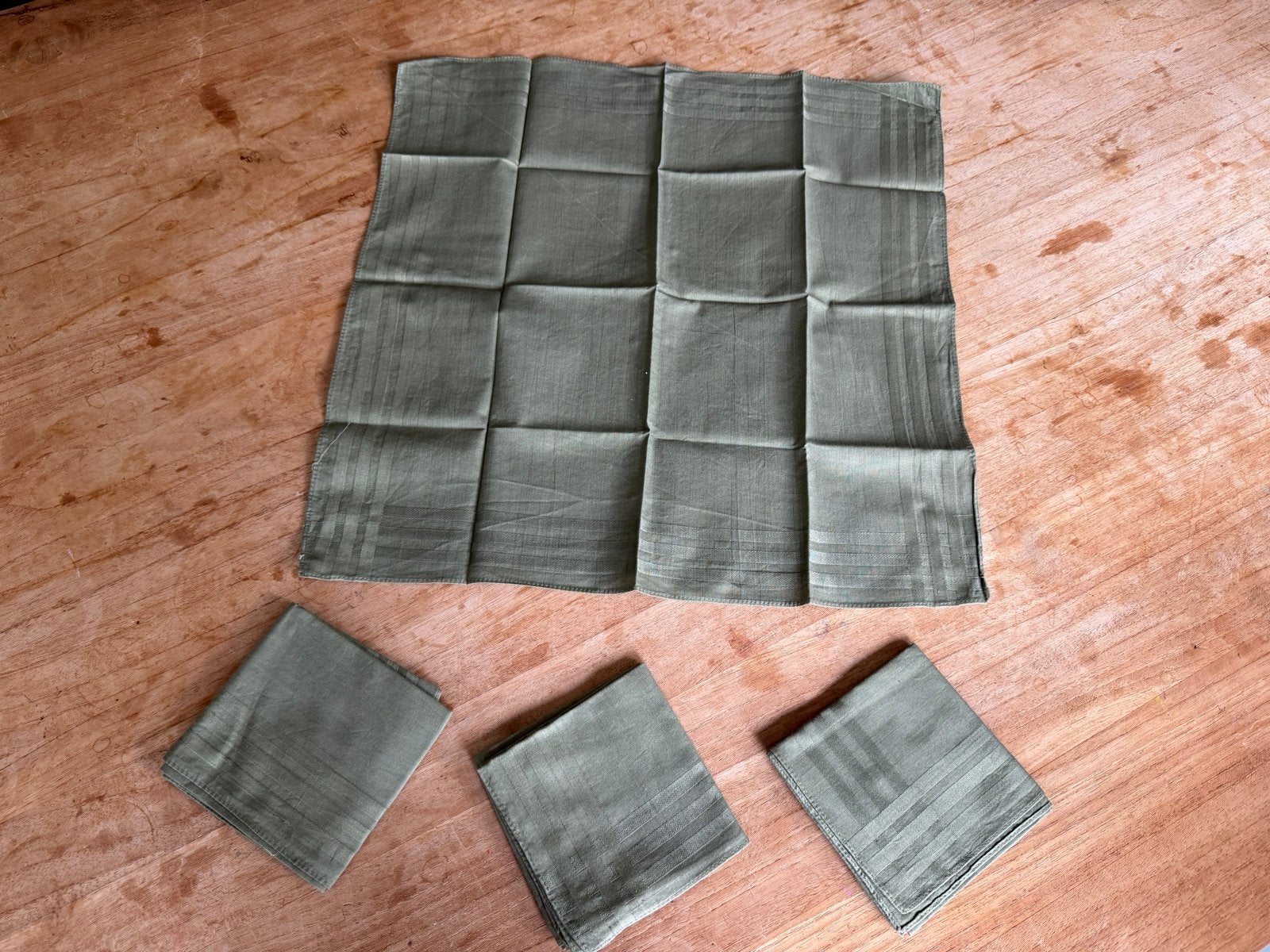 Zakdoeken defensie, 4 stuks, Verzamelen, Militaria | Algemeen, Ophalen of Verzenden, Luchtmacht, Nederland, Kleding of Schoenen