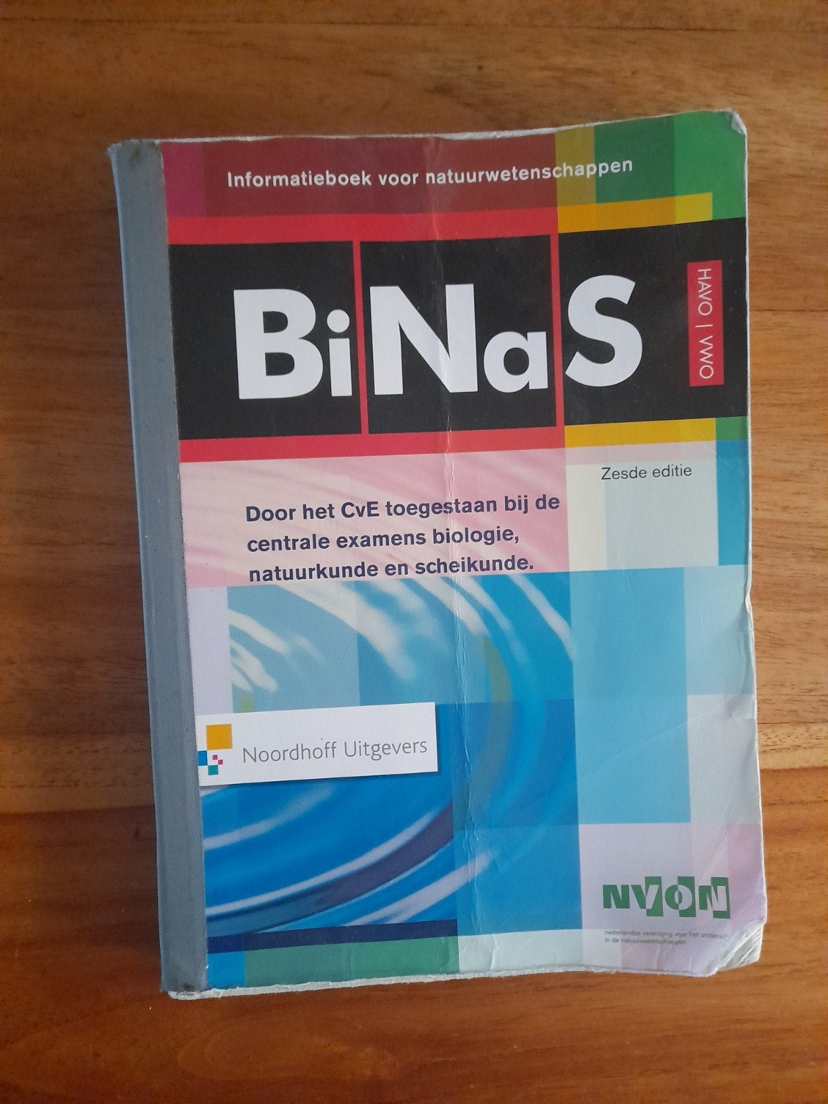 BiNaS zesde editie - Informatieboek natuurwetenschappen, Gelezen, Ophalen of Verzenden, Noordhoff Uitgevers, Beta