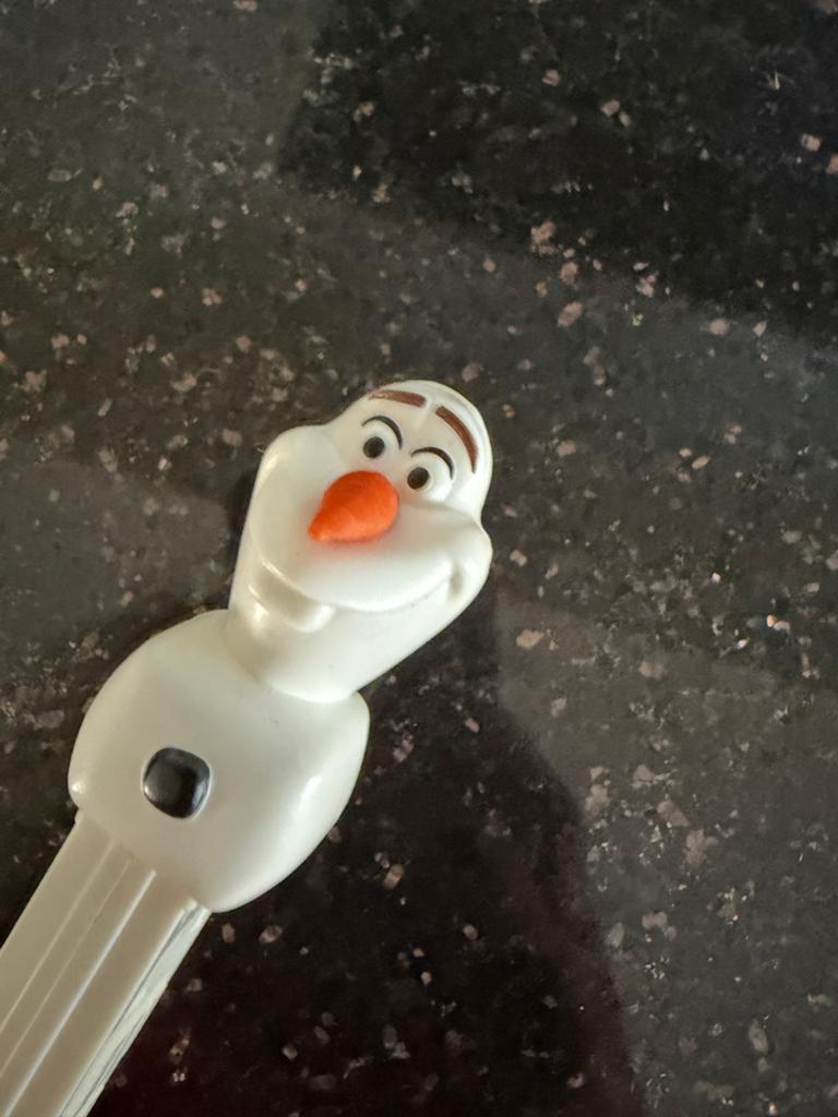 Disney Frozen PEZ snoepautomaat Olaf nieuwstaat, Ophalen of Verzenden, Overige figuren, Zo goed als nieuw, Overige typen