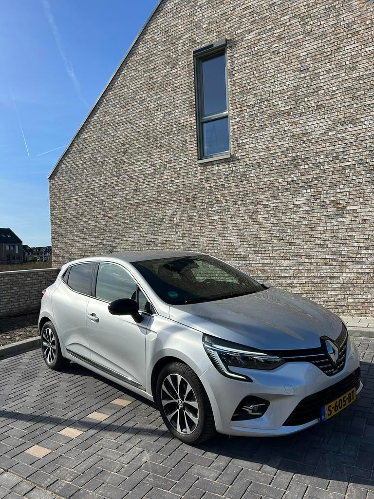 Renault Clio 1.0 TCe 90pk 2022 Grijs, Auto's, Renault, Particulier, Clio, ABS, Achteruitrijcamera, Adaptive Cruise Control, Airbags
